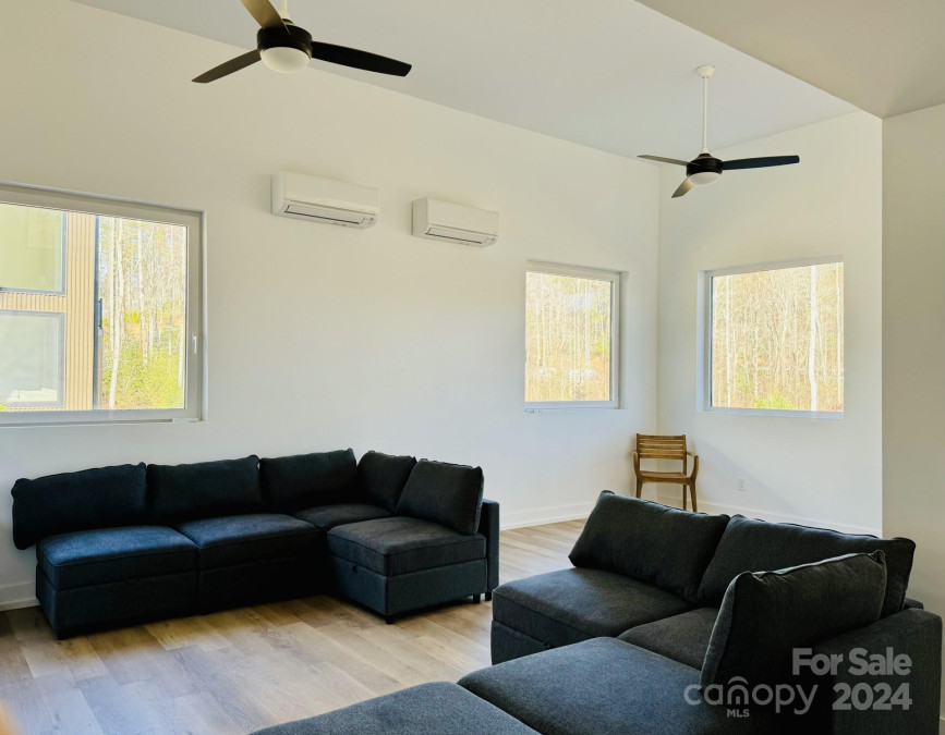 85 Fork Trl Lake Toxaway, NC 28747