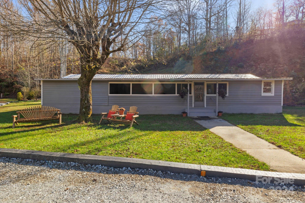 456 Newtown Rd Rosman, NC 28772