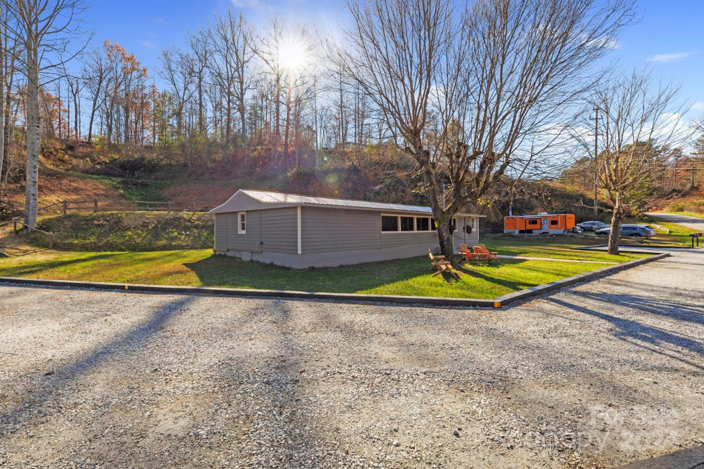 456 Newtown Rd Rosman, NC 28772