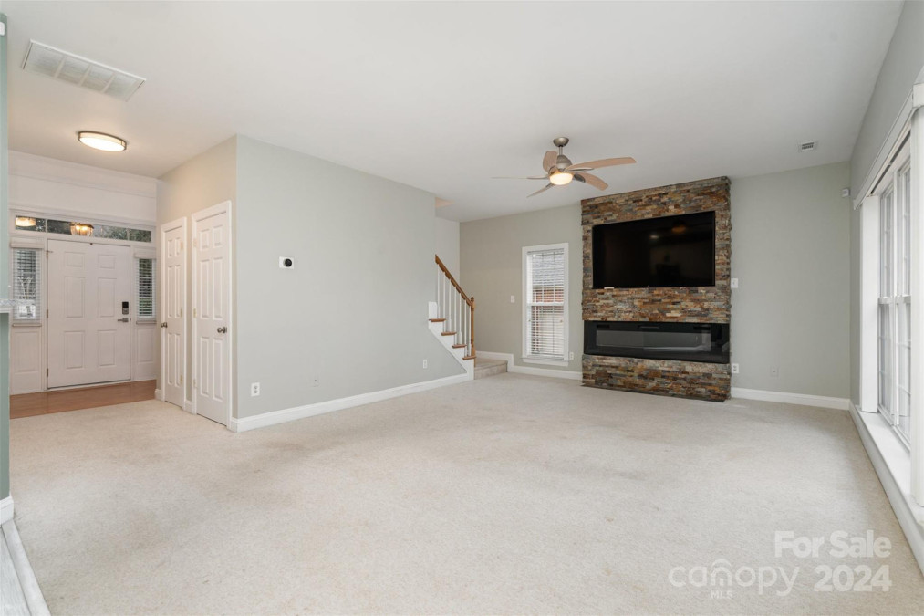 1907 Grigg Ln Waxhaw, NC 28173