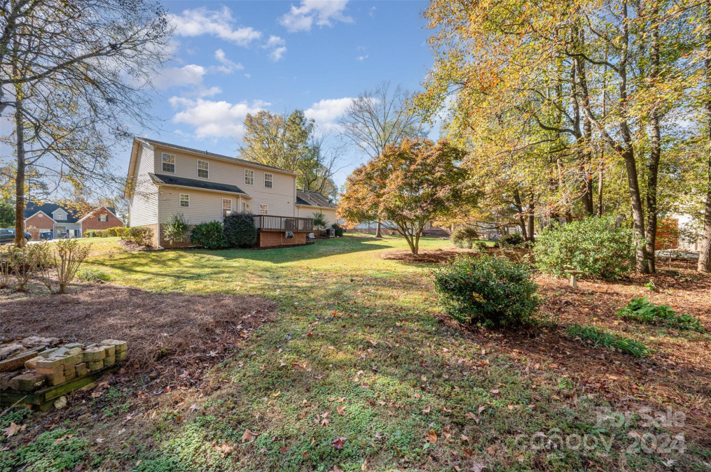 2111 Westminster Ln Matthews, NC 28104