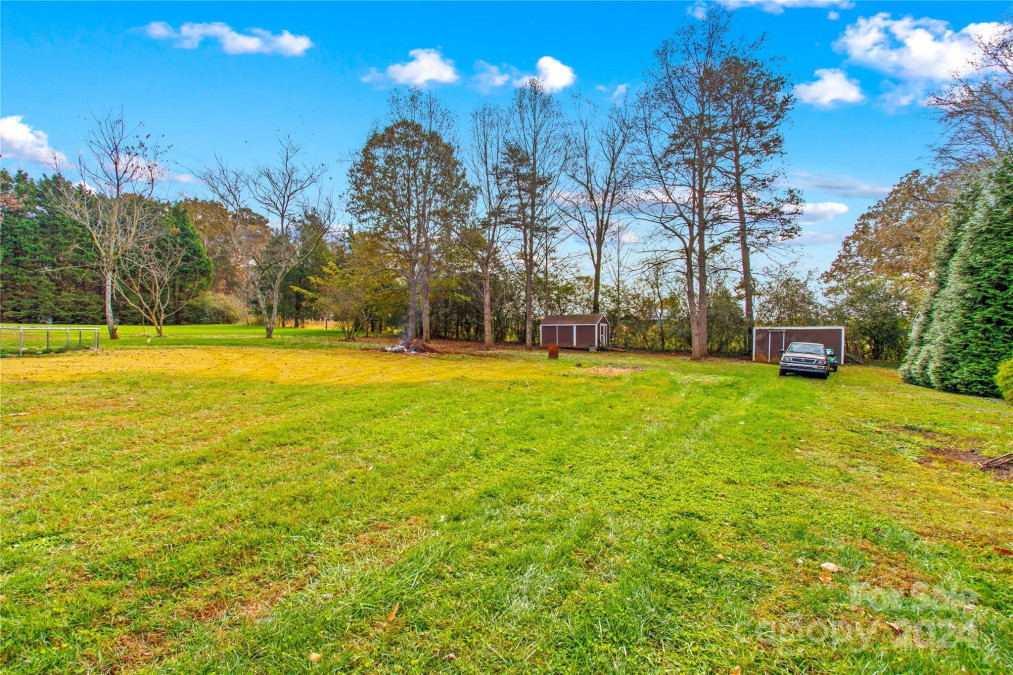 233 Beech Brook Ln Statesville, NC 28625