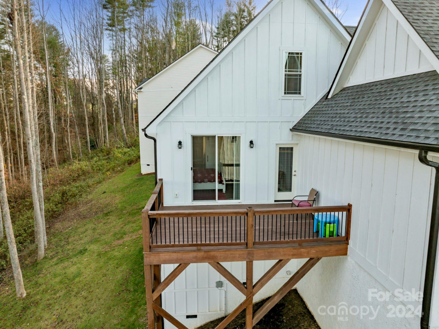 155 Hayes Ridge Ln Mills River, NC 28759