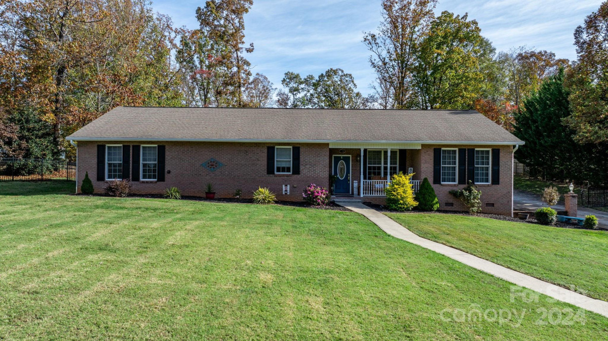 1246 Hillsboro Ave Hickory, NC 28602