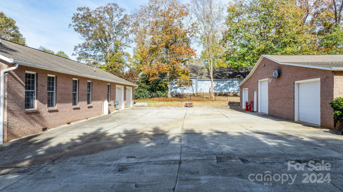 1246 Hillsboro Ave Hickory, NC 28602