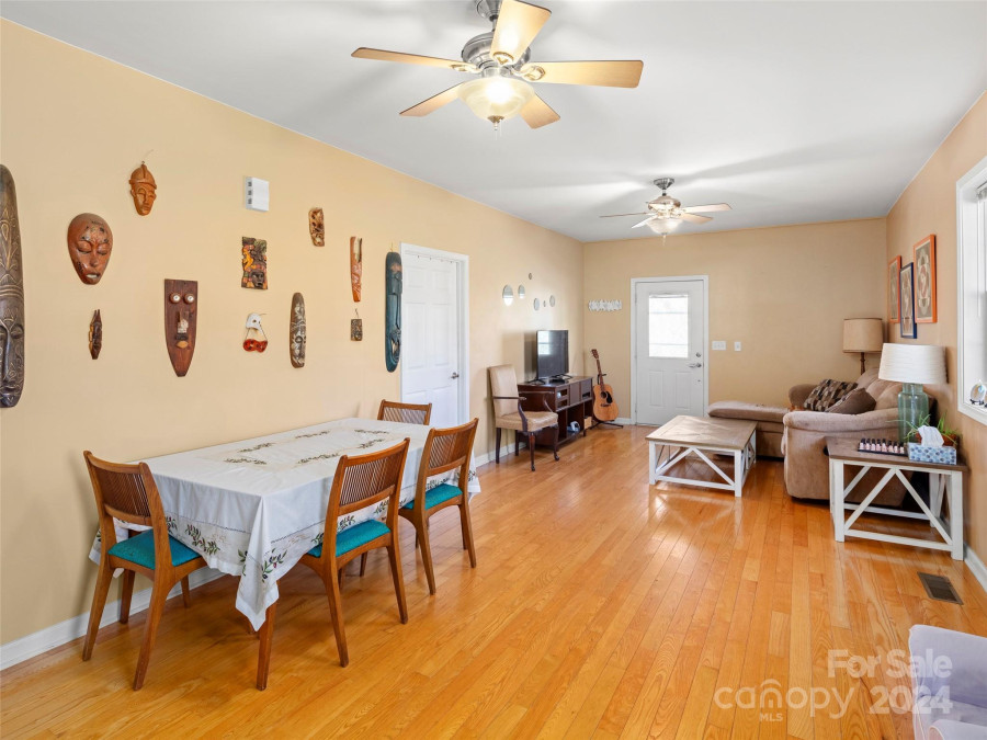 52 Mulberry St Asheville, NC 28804