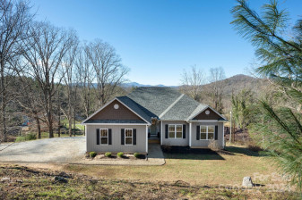 67 Cairens Ridge Dr Mills River, NC 28759