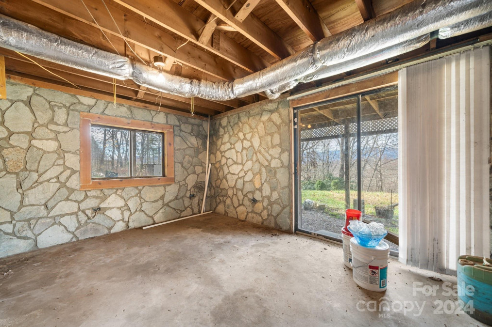 1292 Mckinney Mine Rd Spruce Pine, NC 28777