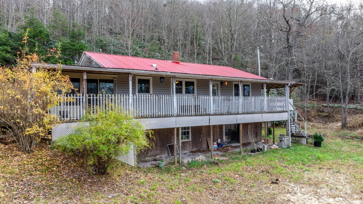 1292 Mckinney Mine Rd Spruce Pine, NC 28777