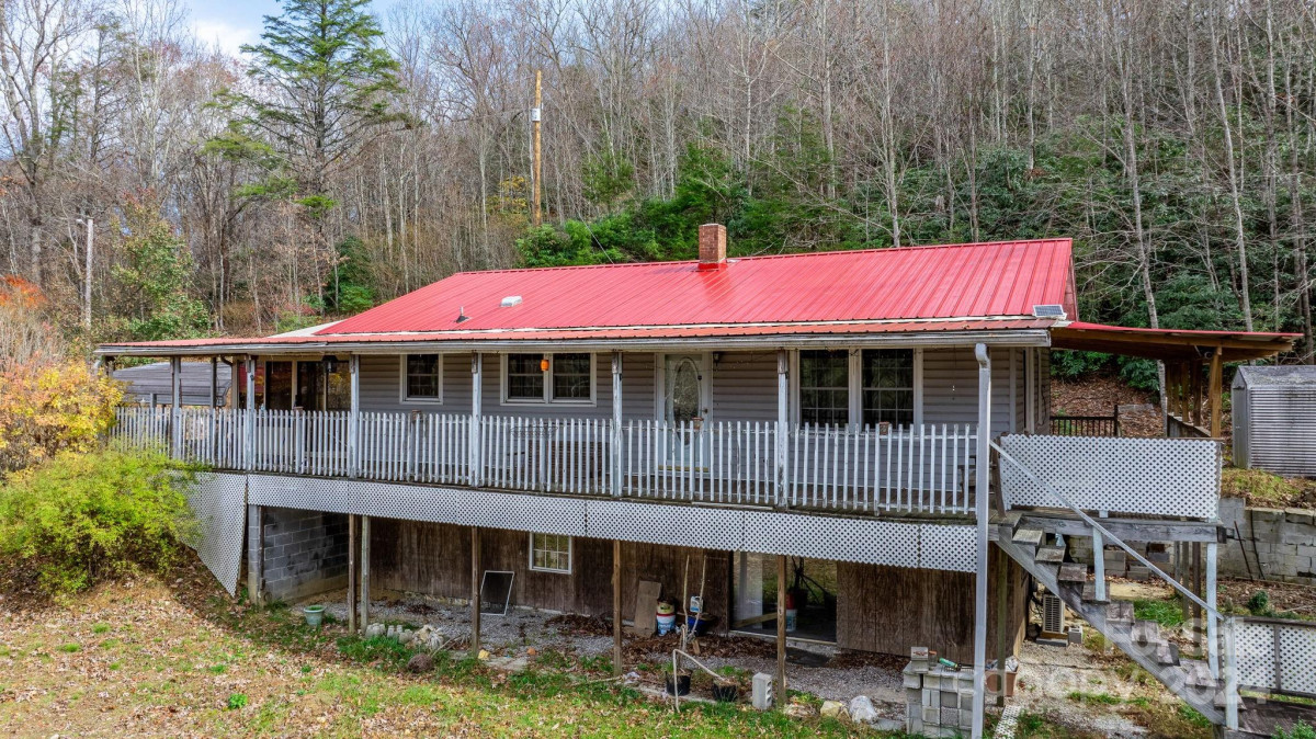 1292 Mckinney Mine Rd Spruce Pine, NC 28777