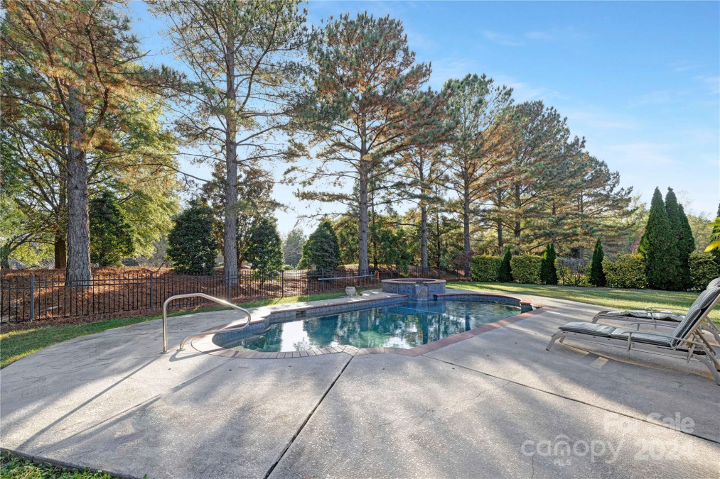 6207 Breckfield Ct Charlotte, NC 28278