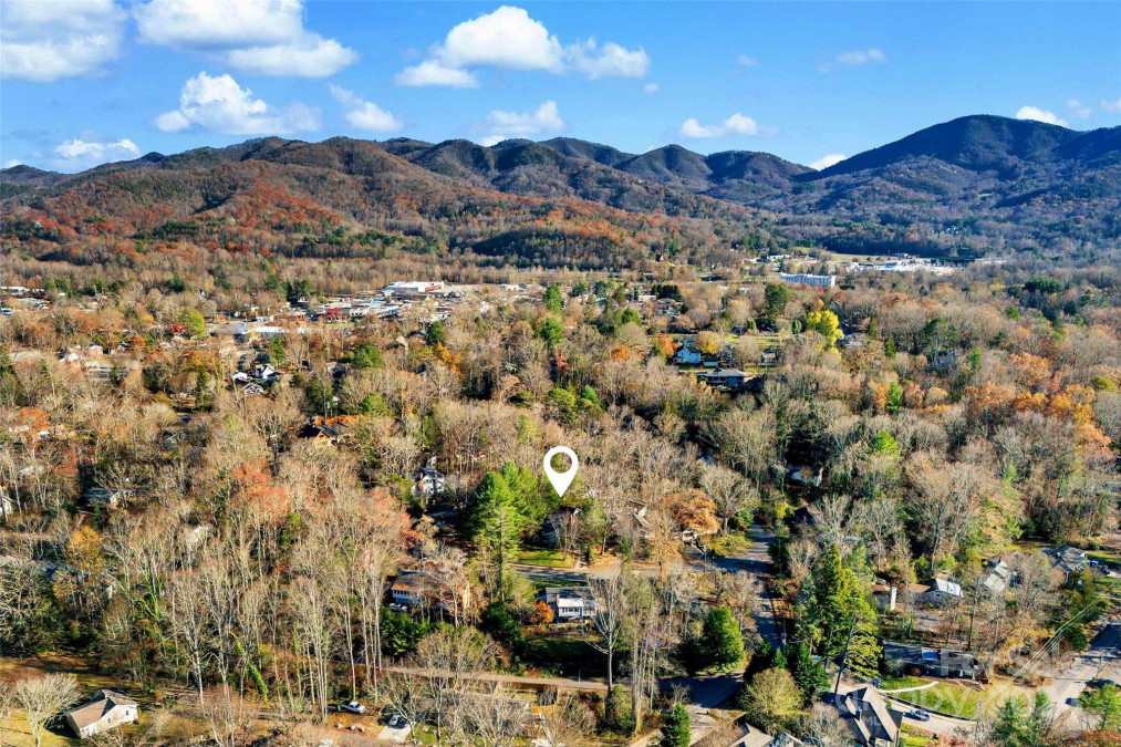 309 Laurel Circle Dr Black Mountain, NC 28711