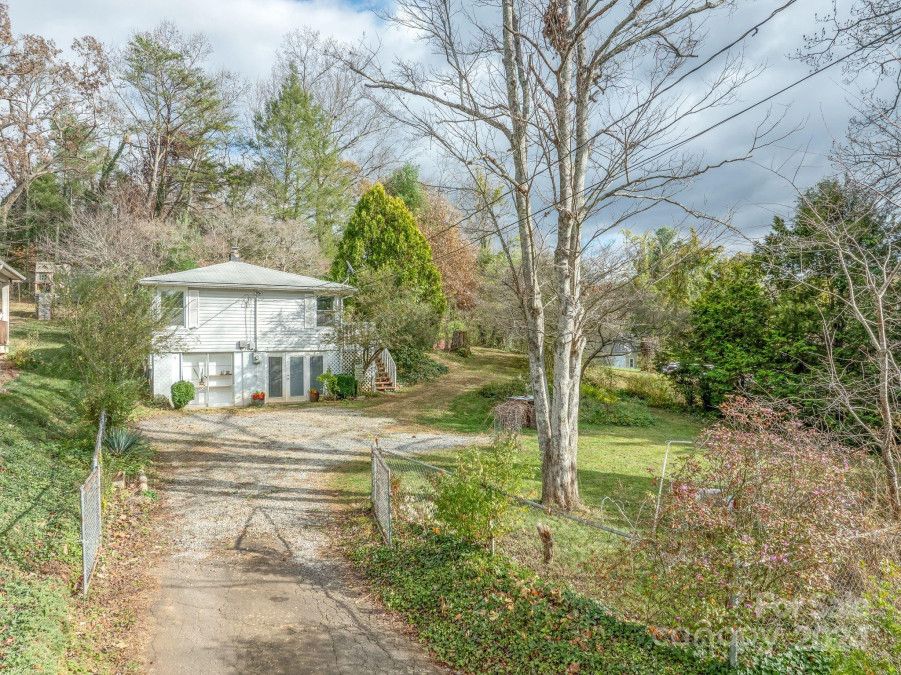 15 Miller Rd Asheville, NC 28805