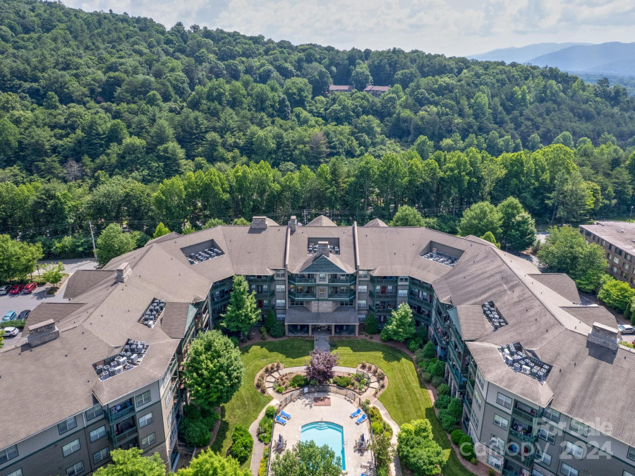 9 Kenilworth Knoll Asheville, NC 28805