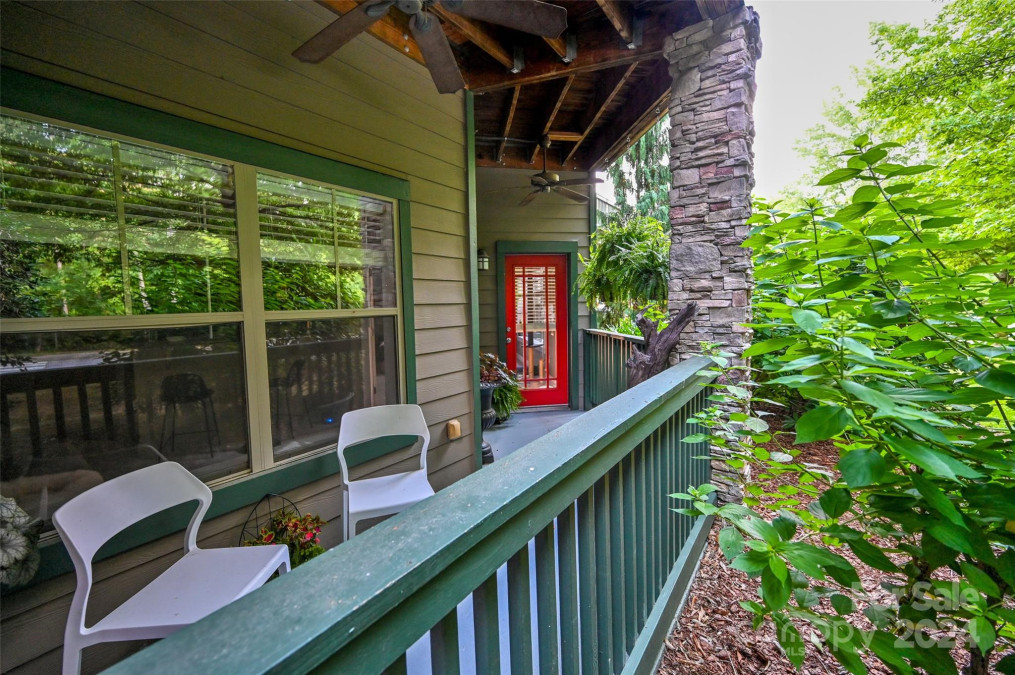 9 Kenilworth Knoll Asheville, NC 28805