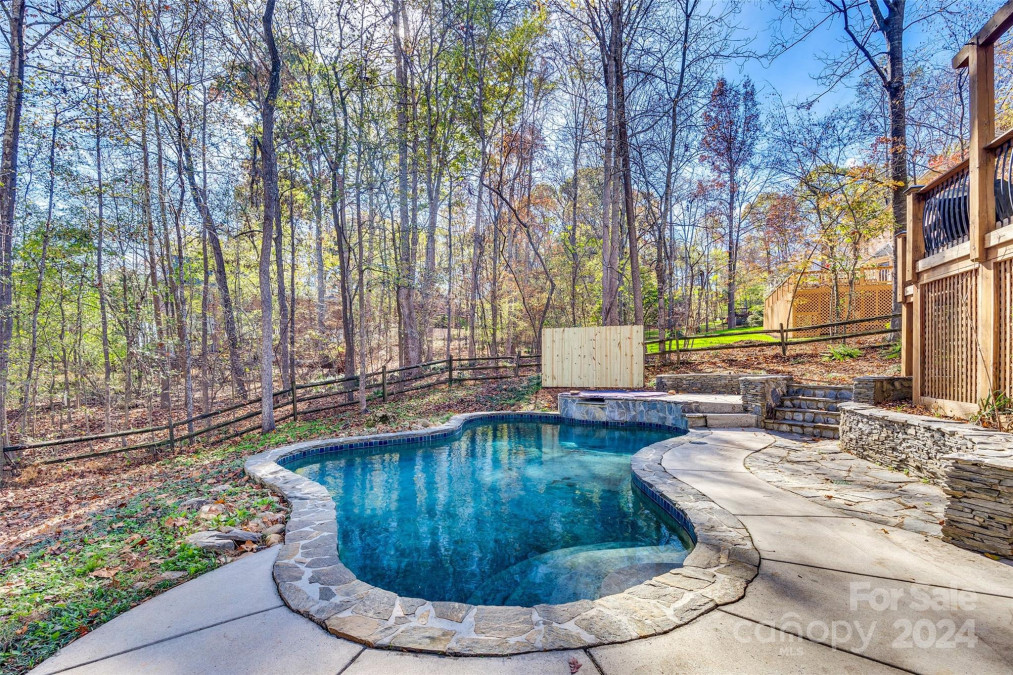 10621 Hanging Moss Trl Charlotte, NC 28227