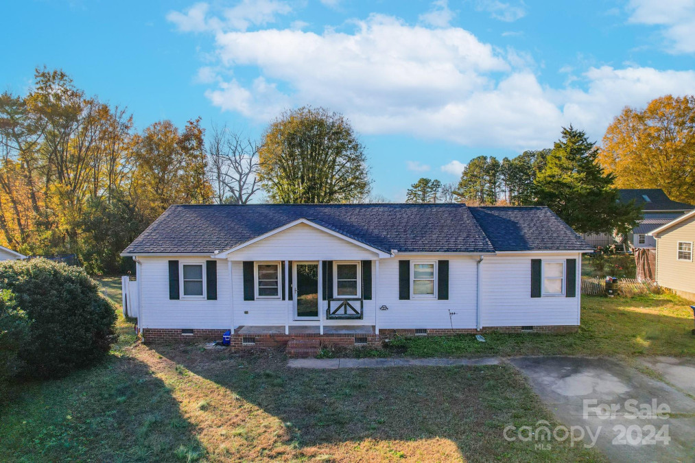 1916 Calvin St Salisbury, NC 28147