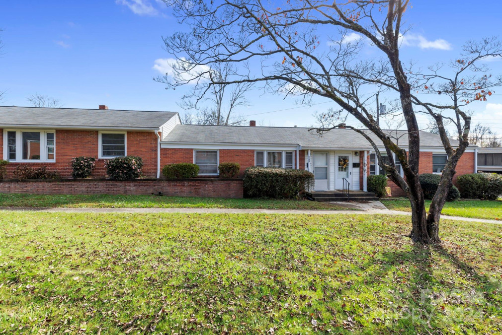 71 Trowbridge Ln Brevard, NC 28712