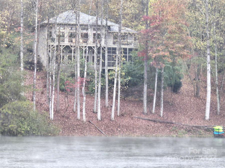 216 Woodland Cir Lake Lure, NC 28746