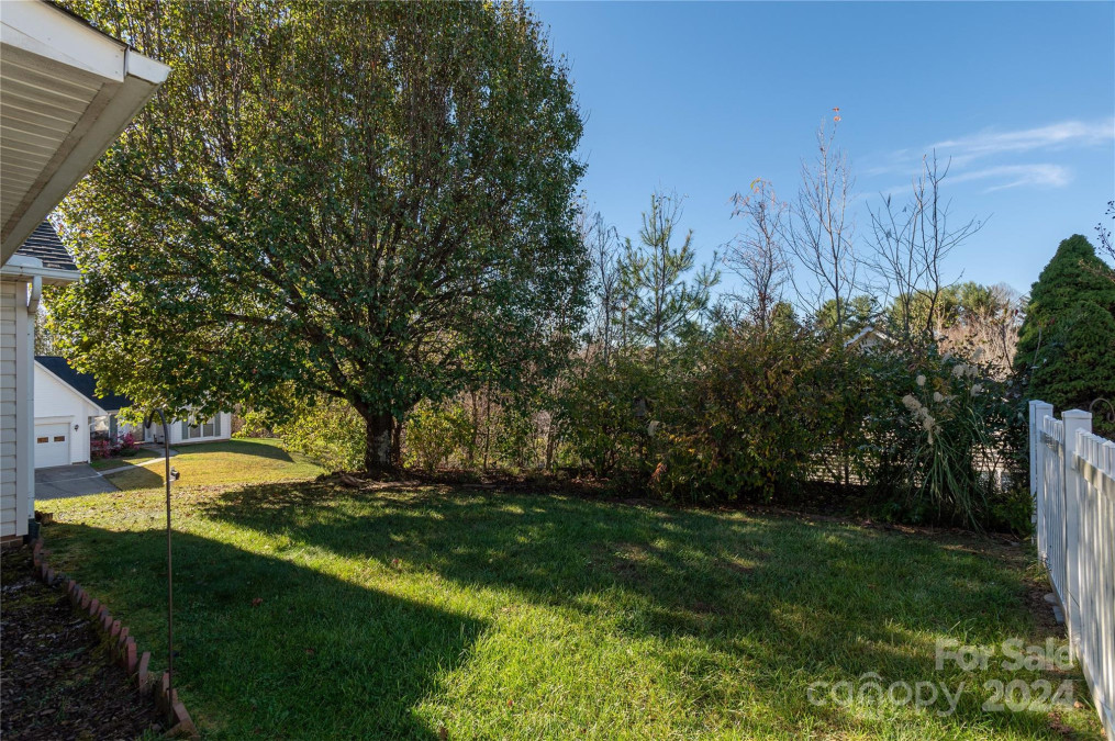 11 Briarbrook Rd Fletcher, NC 28732