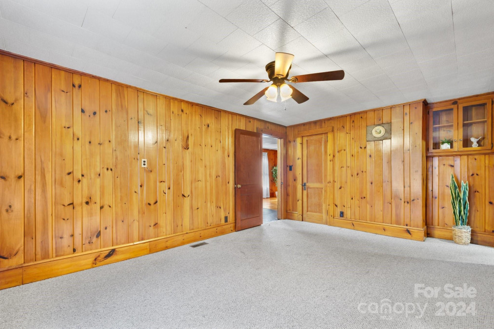 4429 Lower Cedar Valley Rd Hudson, NC 28638