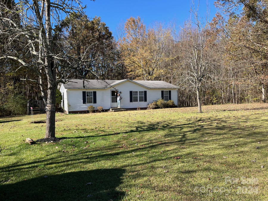 299 Stikeleather Rd Hiddenite, NC 28636