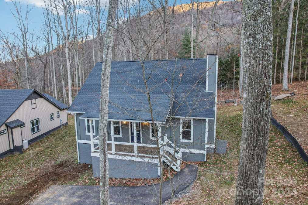 593 Twinbrook Ln Maggie Valley, NC 28751