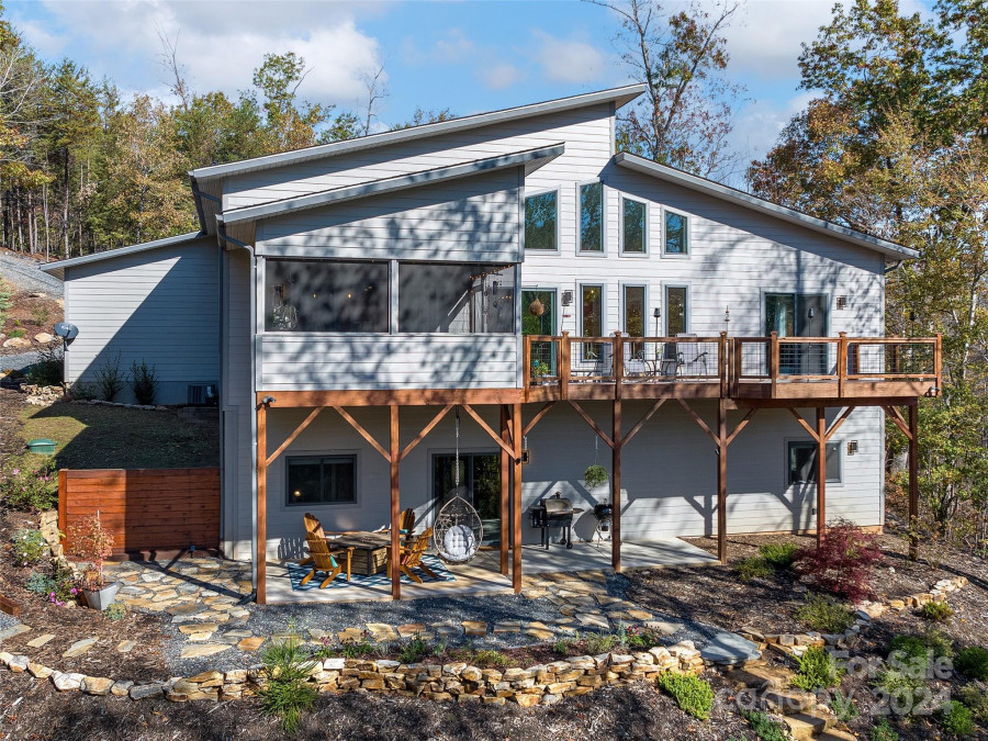 237 Mountain Ln Mill Spring, NC 28756