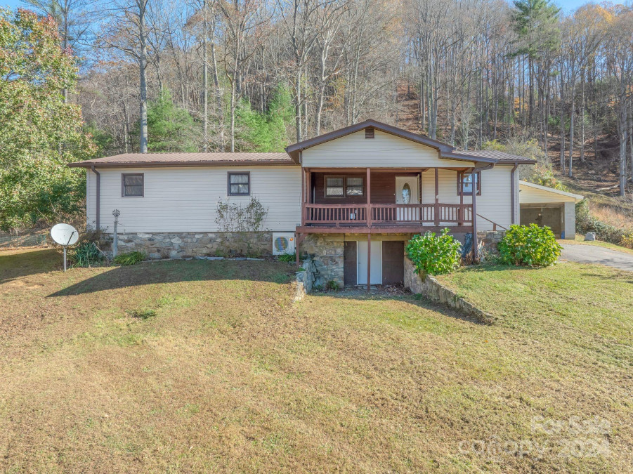 245 Ellington Hollow Dr Marshall, NC 28753