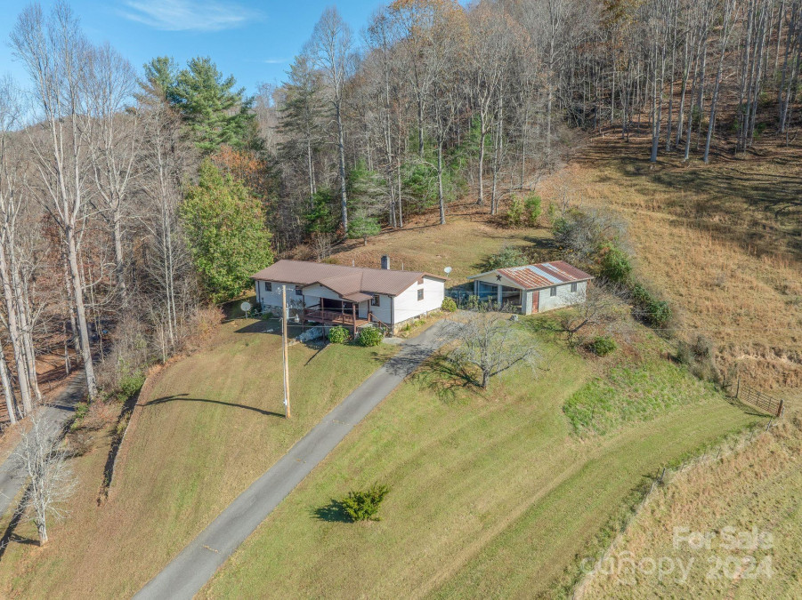 245 Ellington Hollow Dr Marshall, NC 28753