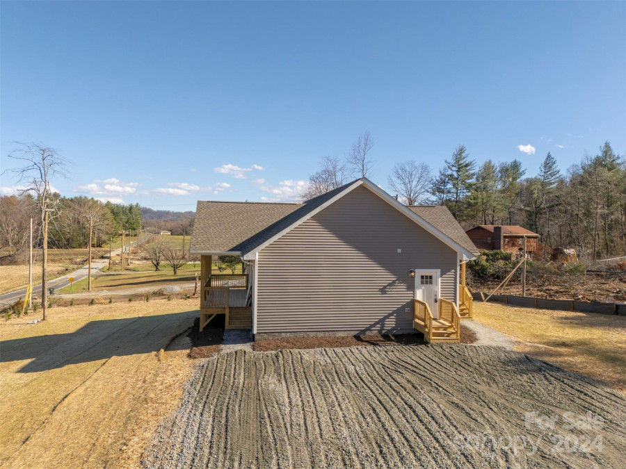 1028 Mills Gap Rd Hendersonville, NC 28792