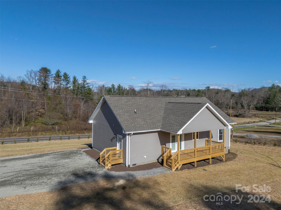 1028 Mills Gap Rd Hendersonville, NC 28792