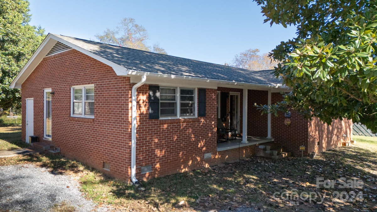 1188 Rainbow Cir Catawba, SC 29704