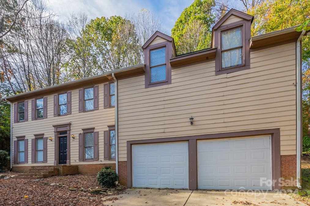 1208 Gum Tree Ln Charlotte, NC 28214