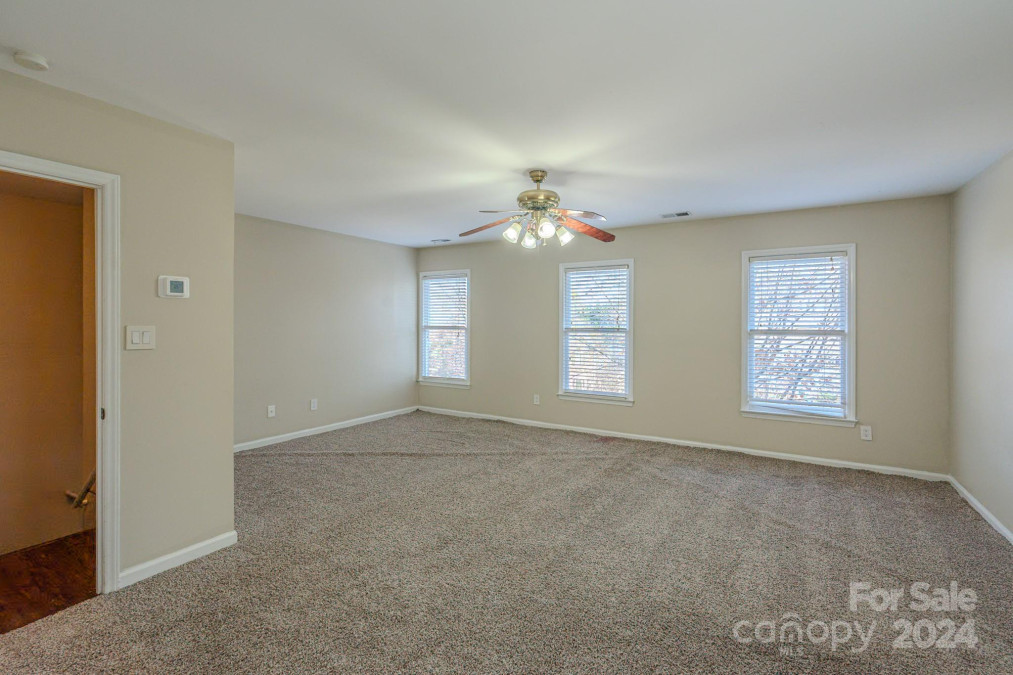 1208 Gum Tree Ln Charlotte, NC 28214