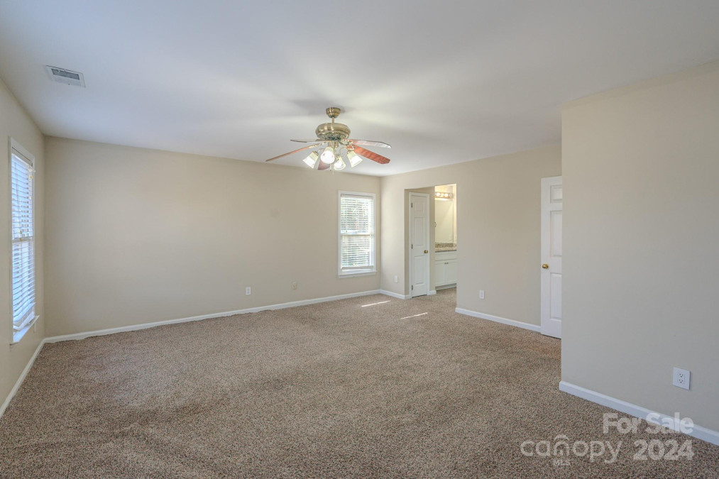 1208 Gum Tree Ln Charlotte, NC 28214