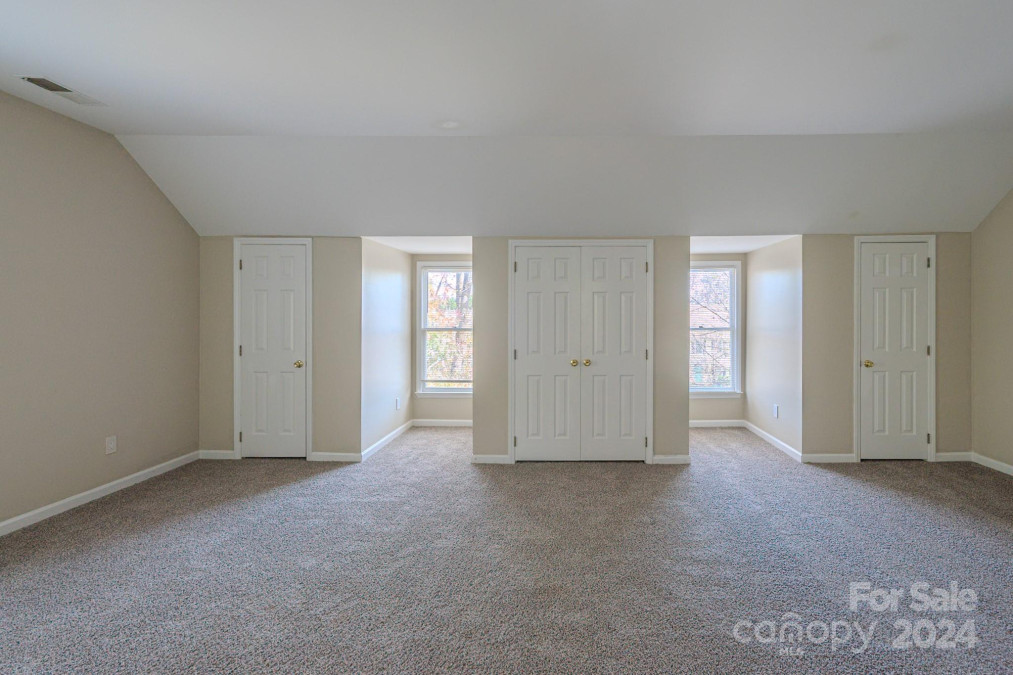 1208 Gum Tree Ln Charlotte, NC 28214