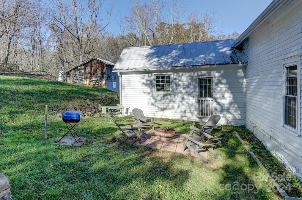 933 Old Leicester Hw Asheville, NC 28806