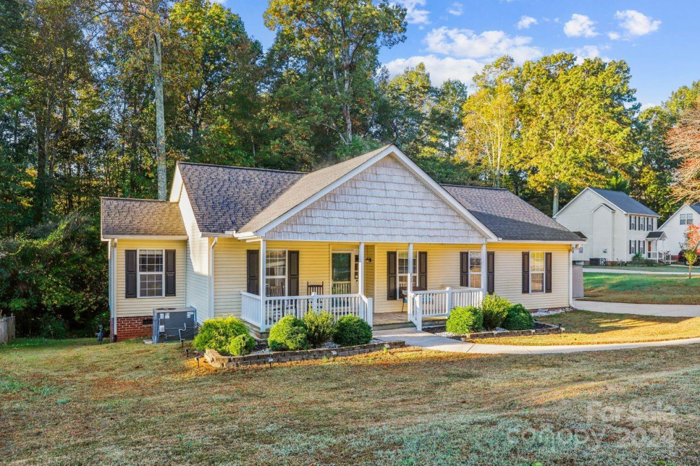 406 Chinaberry Dr China Grove, NC 28203