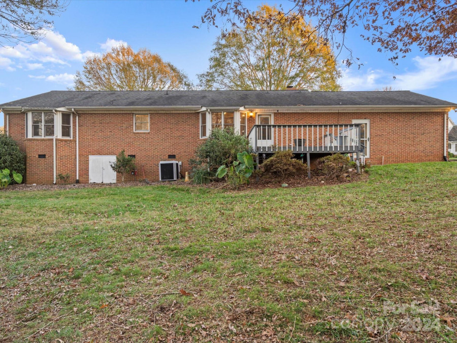 108 Glenview Dr Cherryville, NC 28021