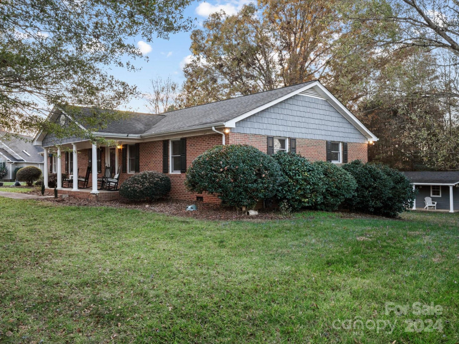 108 Glenview Dr Cherryville, NC 28021