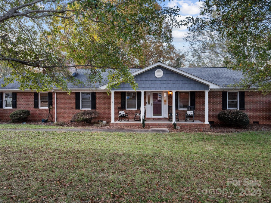 108 Glenview Dr Cherryville, NC 28021