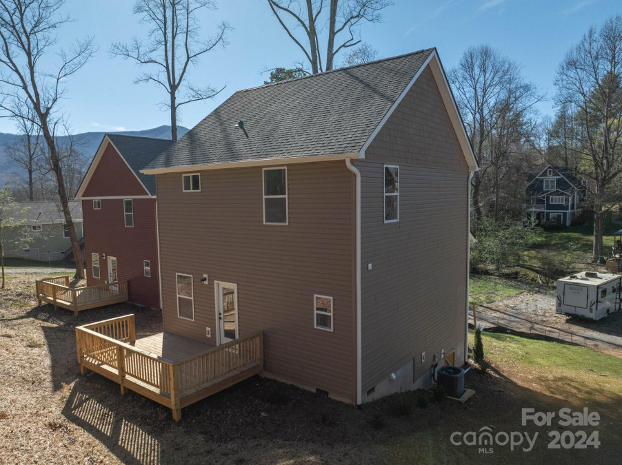 131 Owenby Ln Black Mountain, NC 28711