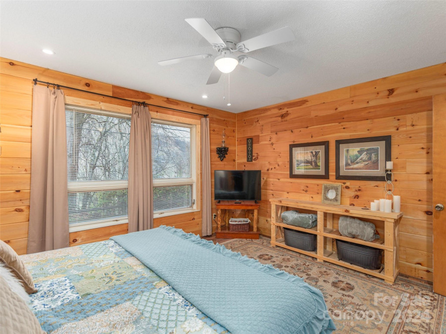 202 Cedar Dr Maggie Valley, NC 28751