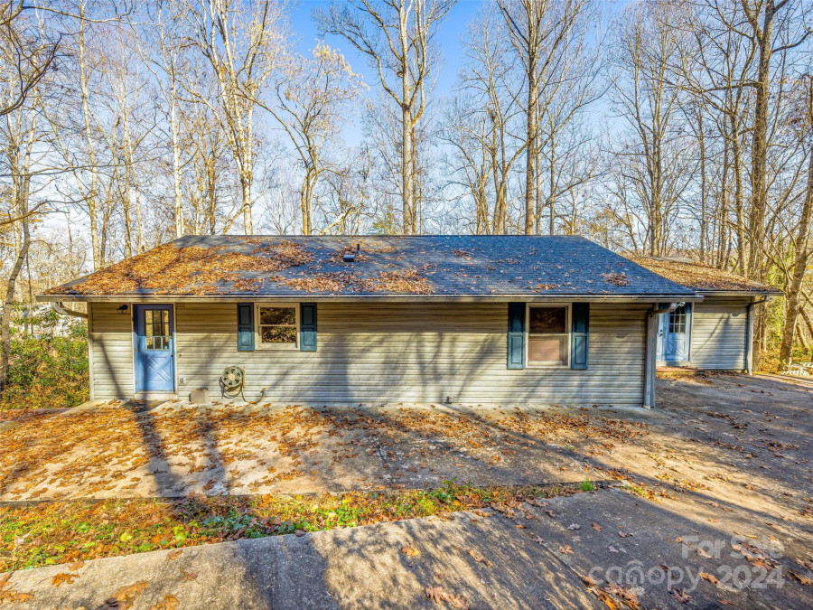 225 Mountain View Dr Pisgah Forest, NC 28768