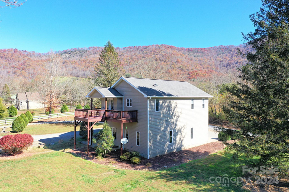 219 Bugle Boy Dr Cullowhee, NC 28723