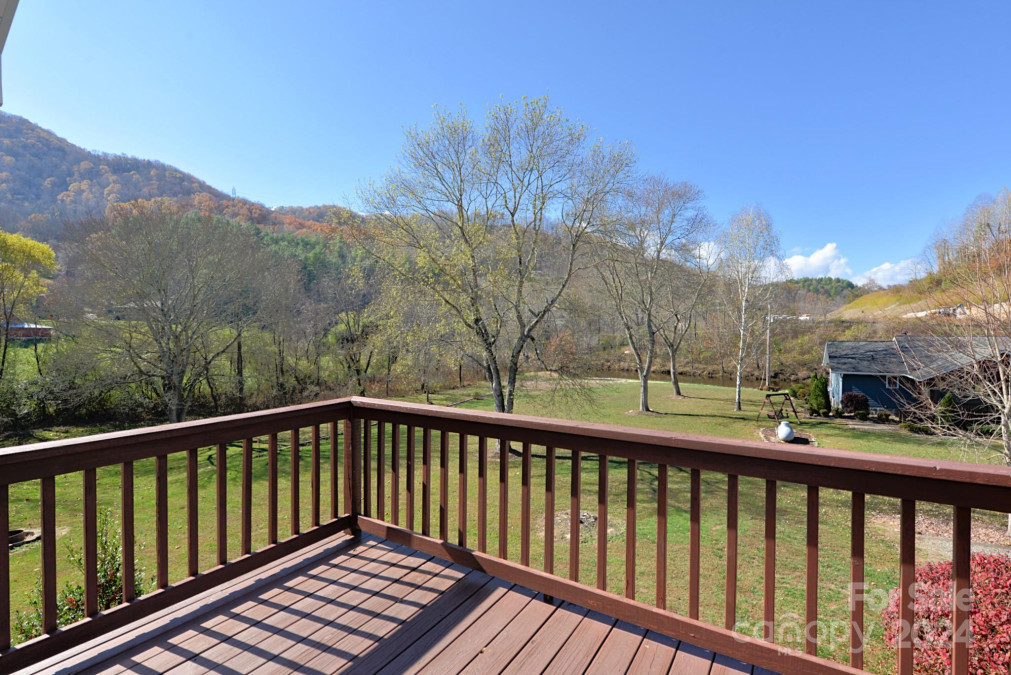 219 Bugle Boy Dr Cullowhee, NC 28723