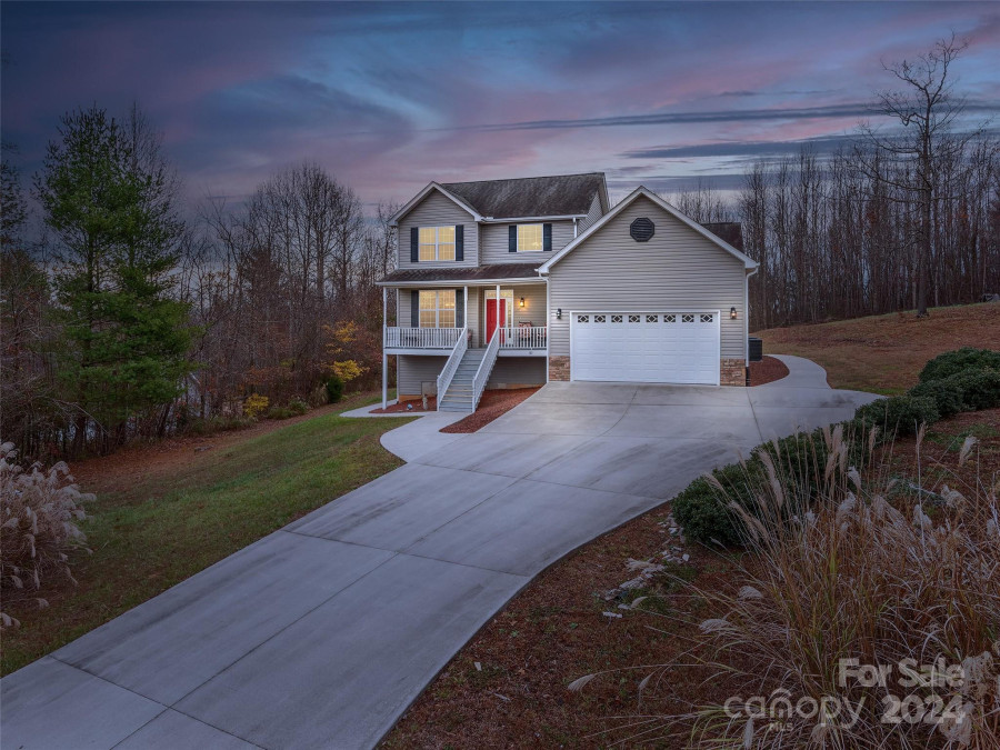 165 Pottery Terrace Trl Flat Rock, NC 28731