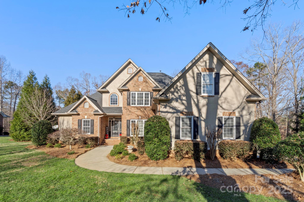 5752 Natoma Rd Lake Wylie, SC 29710