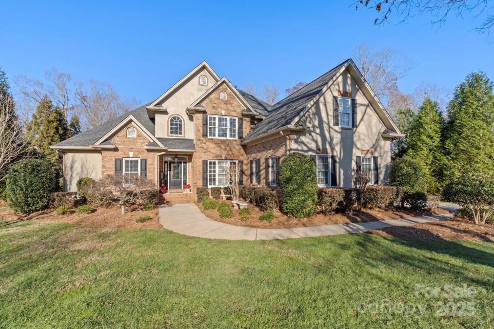 5752 Natoma Rd Lake Wylie, SC 29710